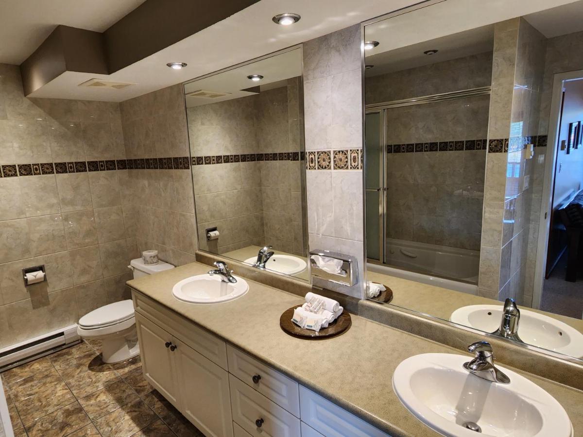 Sunshine Coast Resort Madeira Park Екстер'єр фото