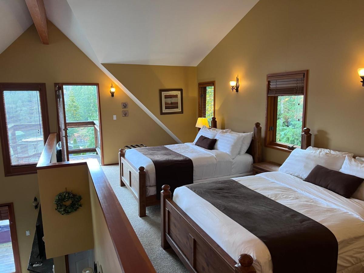 Sunshine Coast Resort Madeira Park Екстер'єр фото
