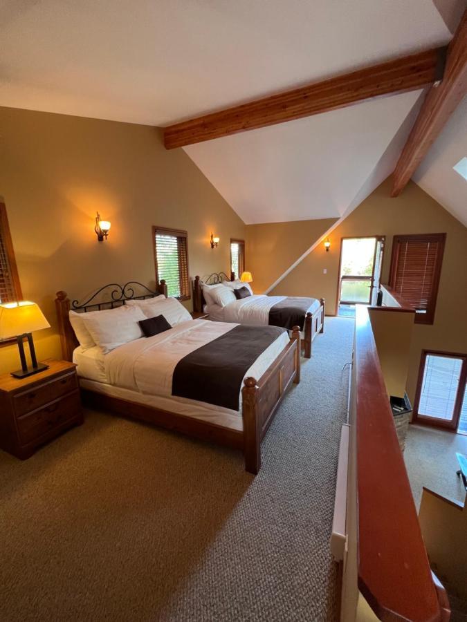 Sunshine Coast Resort Madeira Park Екстер'єр фото