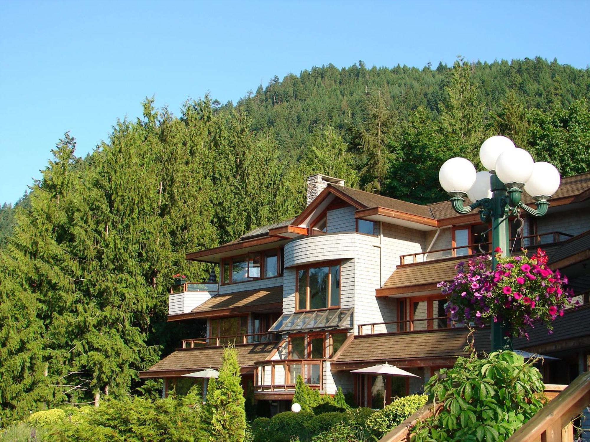 Sunshine Coast Resort Madeira Park Екстер'єр фото